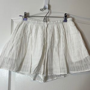American Eagle White Skirt/Shorts Dressy Small